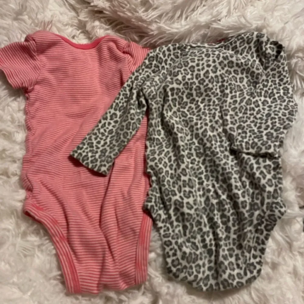 Bundle of (2) Carter’s 6M Onesies